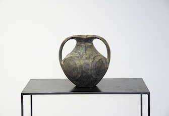 Han-Dynastie (206 v. Chr. – 220 n. Chr.), Chinese terracotta amphora, Han-Dynastie (206 BC – 25 AD), &copy; Linda Inconi-Jansen