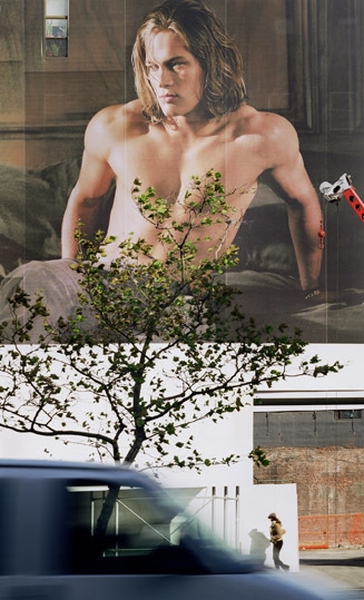 Thomas Wrede, Above Construction (aus der Serie 'Manhattan Picture Worlds') (aus der Serie "Manhattan/Picture Worlds"), 2003, &copy; Thomas Wrede, VG Bild-Kunst, Bonn