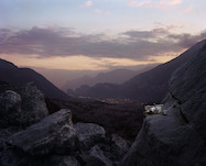 Thomas Wrede, Oberhalb des Tales (aus der Serie 'Real Landscapes') (aus der Serie "Real Landscape"), 2009, &copy; Thomas Wrede, VG-Bildkunst, Bonn